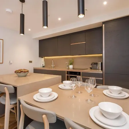 21 Hudson Quarter Luxury Apartments-free Parking 1 Car Apartment York